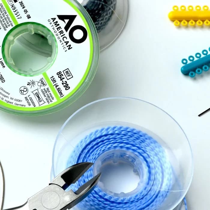 Thun chuỗi COLORED CHAIN (Cuộn 4,6m)- American Orthodontics